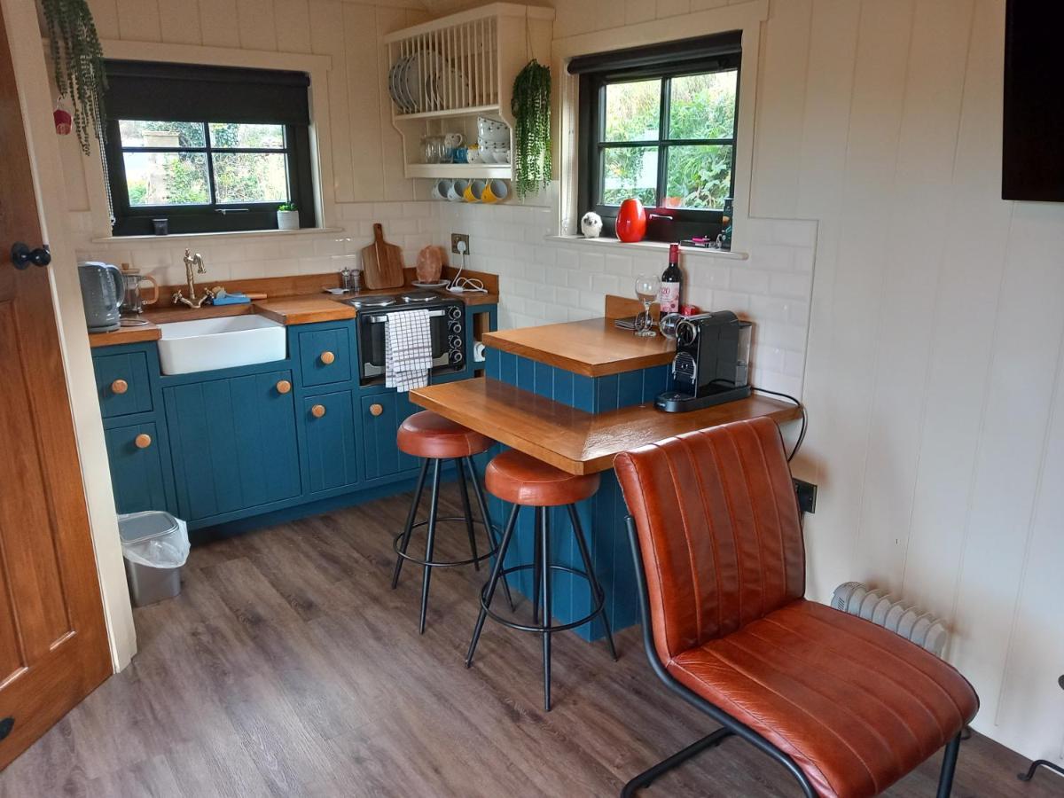 Delightful Shepherds Hut Γουέστπορτ Εξωτερικό φωτογραφία